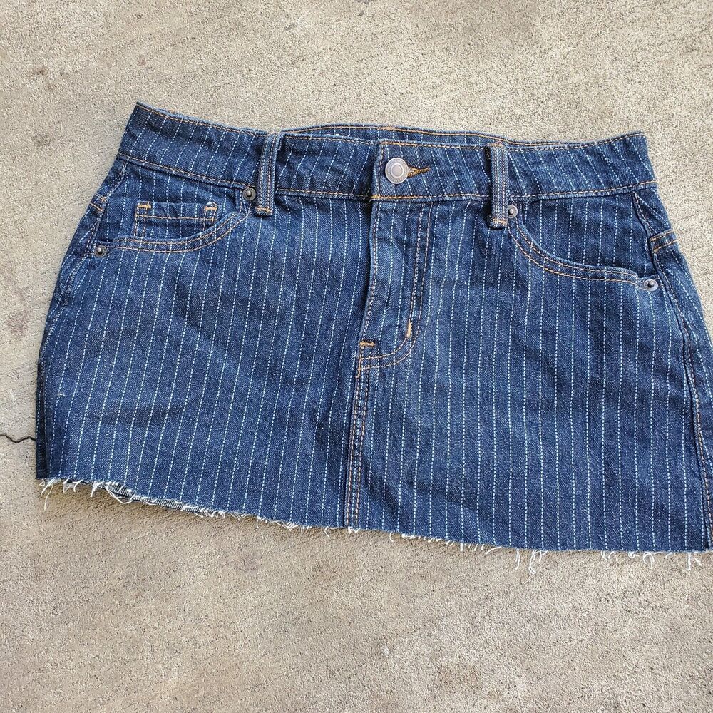 No Boundaries Women's XS 0-2 Raw Hem Striped Denim Mini Skirt